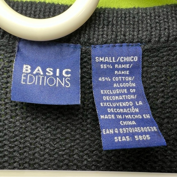 Holiday Christmas Tree Sweater Basic Editions cardigan size S - Picture 3 of 5